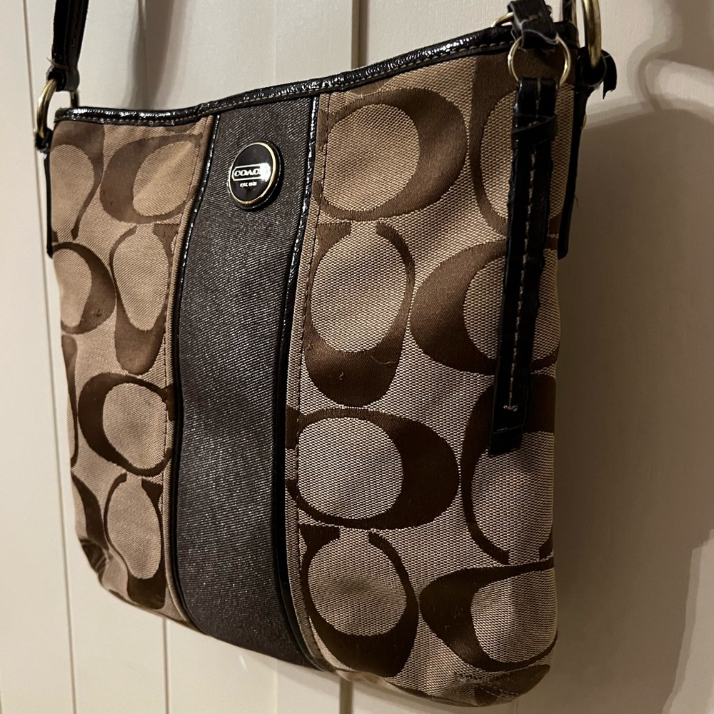 COACH SIGNATURE STRIPE DUFFLE (COACH F21905)